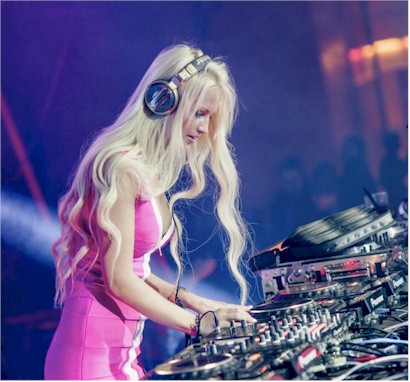 DJane Sexation At Work